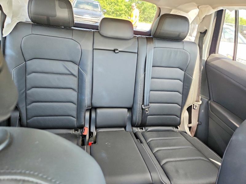2018 VOLKSWAGEN TIGUAN SEL PREMIUM — Фото 10 из 12