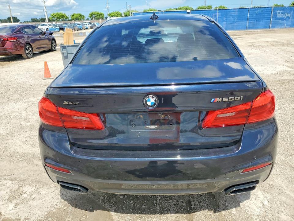 2019 BMW M550XI — Фото 6 из 12
