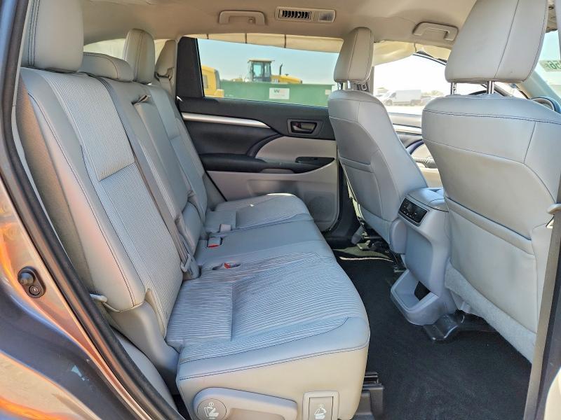 5TDBKRFH9FS102195 2015 TOYOTA HIGHLANDER photo no. 11
