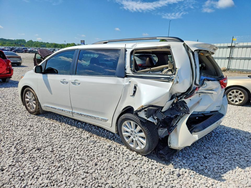 2015 TOYOTA SIENNA LIMITED PREMIUM 7-PASSENGER — Фото 2 из 13