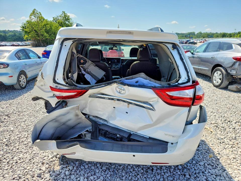 2015 TOYOTA SIENNA LIMITED PREMIUM 7-PASSENGER — Фото 6 из 13