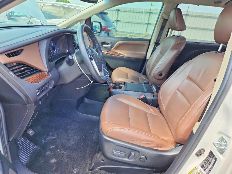 2015 TOYOTA SIENNA LIMITED PREMIUM 7-PASSENGER — Фото 7 из 13
