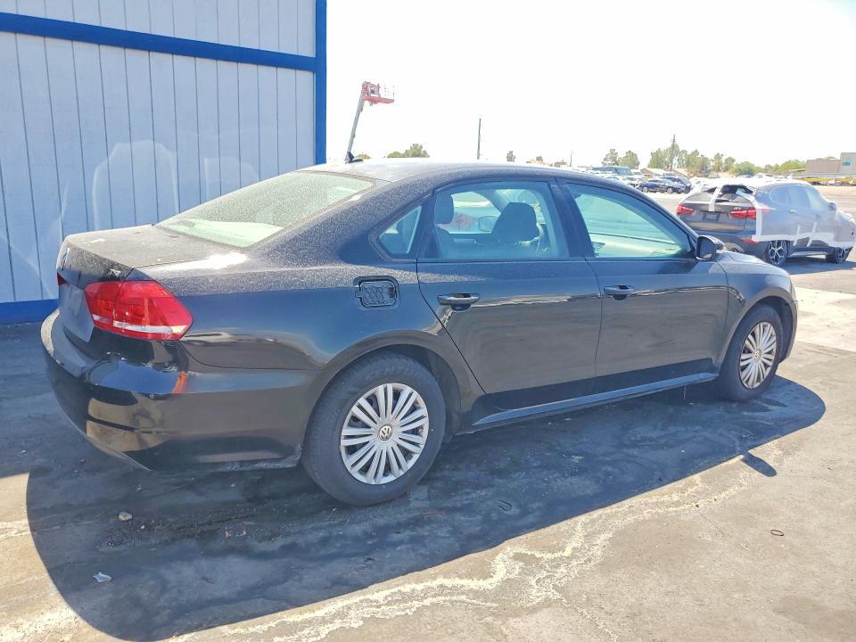 2015 VOLKSWAGEN PASSAT S — Фото 3 из 12