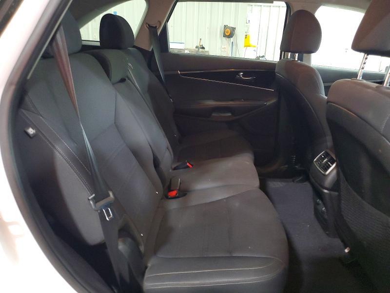 5XYPGDA39KG568447 2019 KIA SORENTO photo no. 10