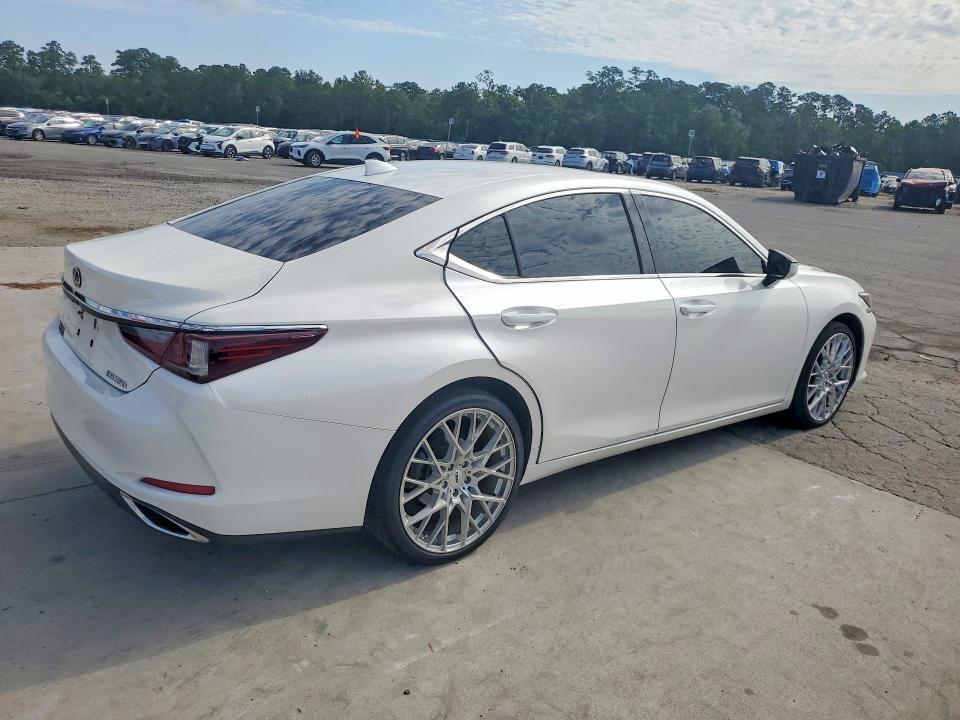 2019 LEXUS ES 350 — Фото 3 из 12