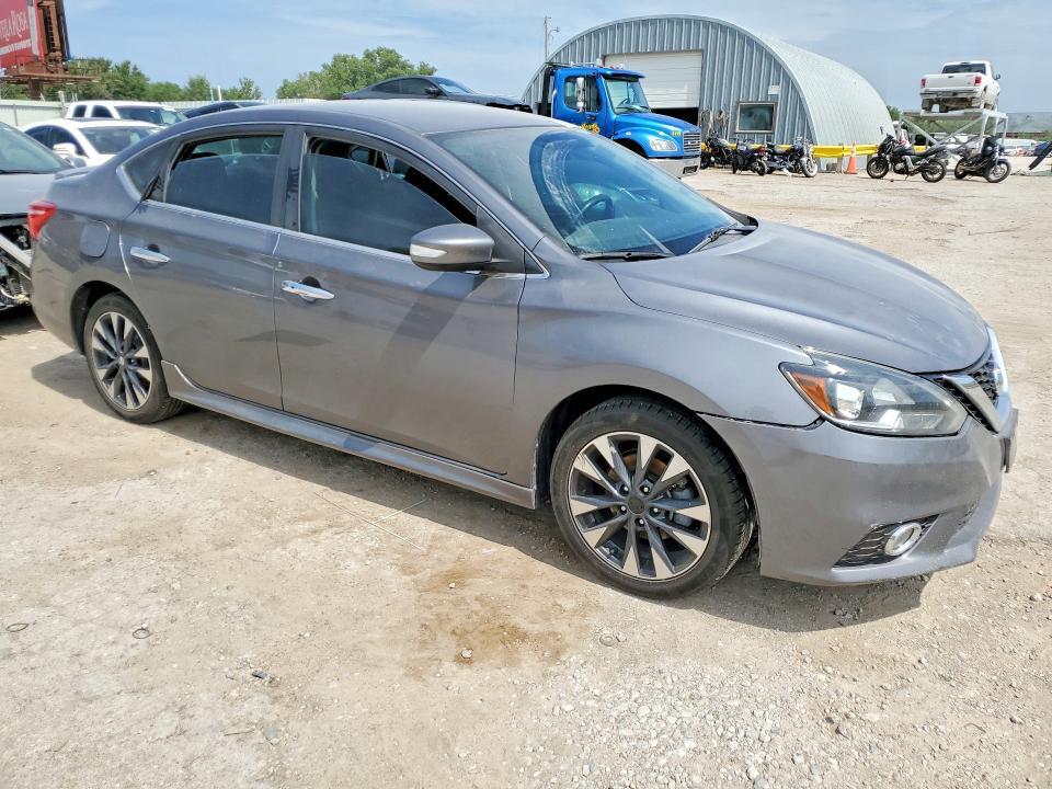 2019 NISSAN SENTRA SR — Фото 4 из 12