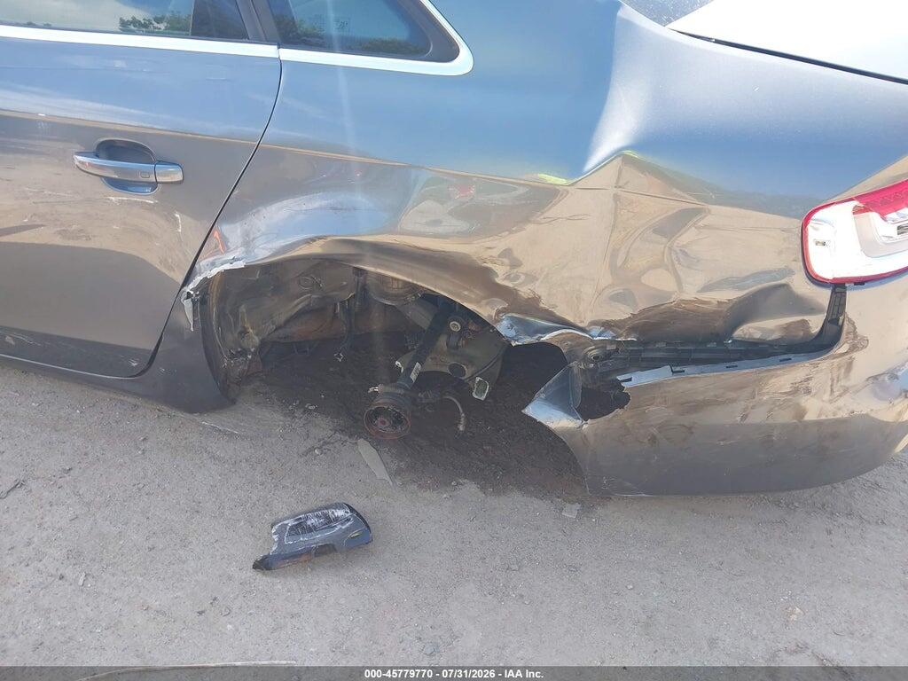 WAUDFAFL3DN042255 2013 AUDI A4 photo no. 5