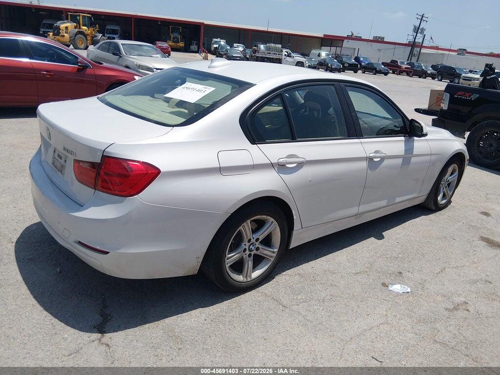 WBA3B1C50DF461817 2013 BMW 320I photo no. 4