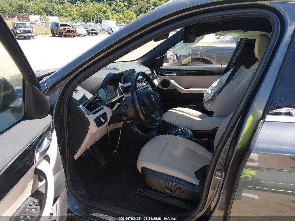 WBXHT3C30J5L28320 2018 BMW X1 photo no. 5