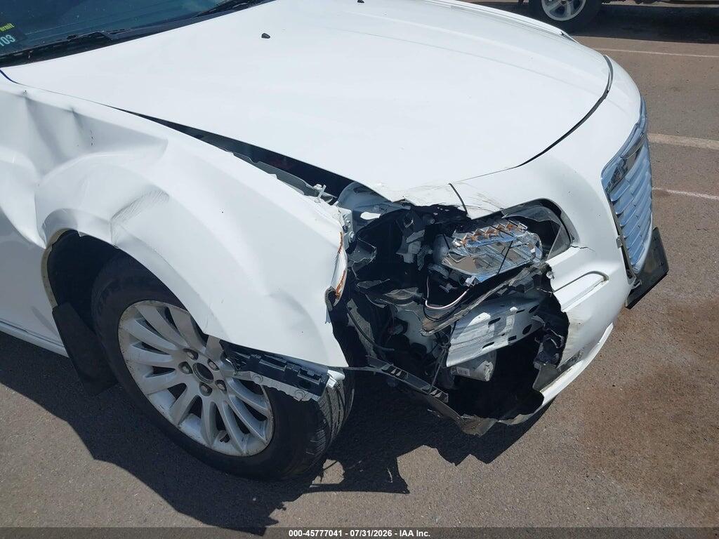 2C3CCAAG1DH699098 2013 CHRYSLER 300 photo no. 6