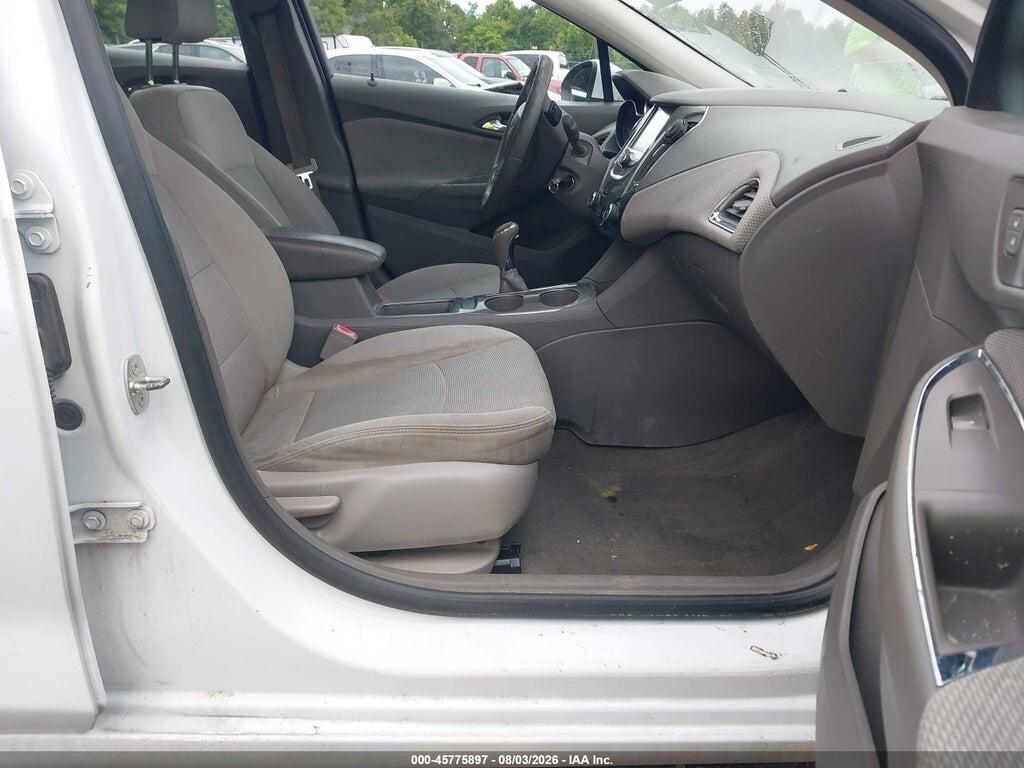 1G1BE5SM1J7140261 2018 CHEVROLET CRUZE photo no. 5