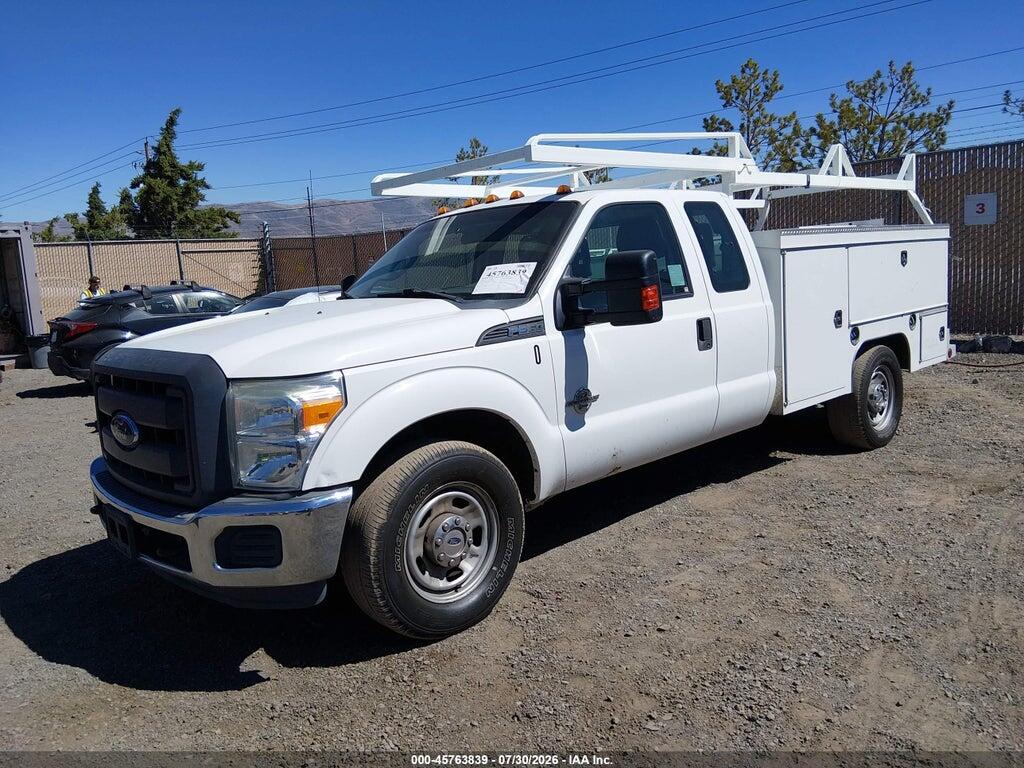 1FD8X3ET5FEA05060 2015 FORD F-350 CHASSIS photo no. 2