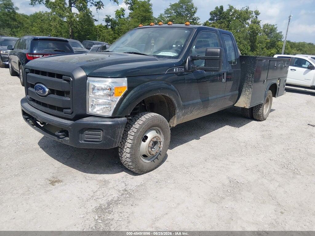 1FD8X3H68FED32025 2015 FORD F-350 CHASSIS photo no. 2