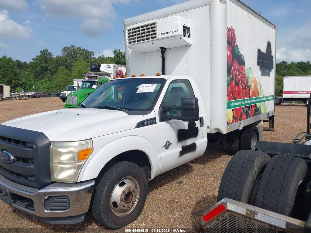 1FDRF3GT7FEC47434 2015 FORD F-350 CHASSIS photo no. 2