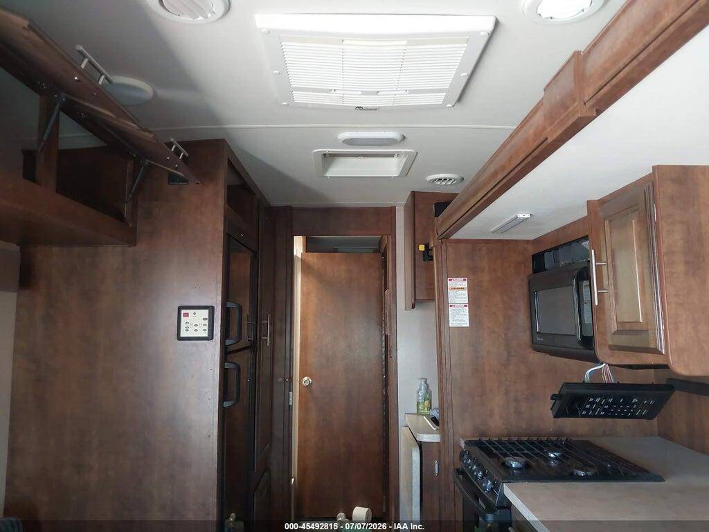 1F65F5DY8F0A08053 2015 FORD F53 photo no. 8