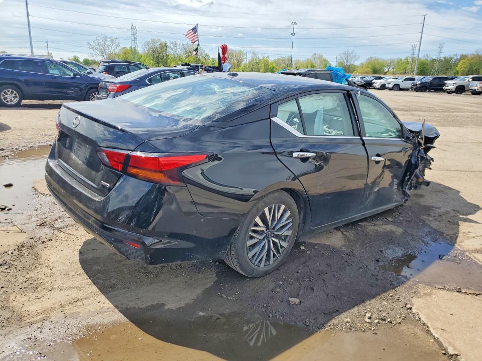2025 NISSAN ALTIMA SV — Фото 3 из 12