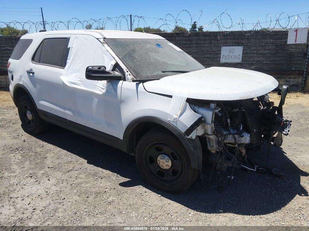 1FM5K8AR3FGB75740 2015 FORD UTILITY POLICE INTERCEPTOR photo no. 1