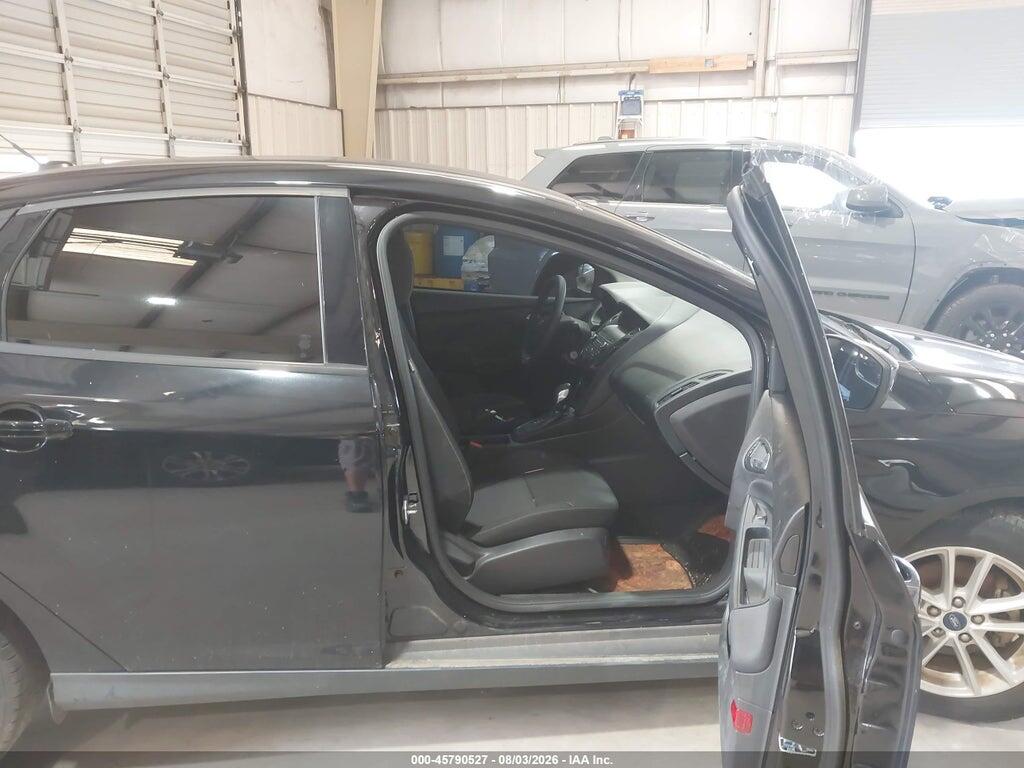 1FADP3FEXJL291372 2018 FORD FOCUS photo no. 5