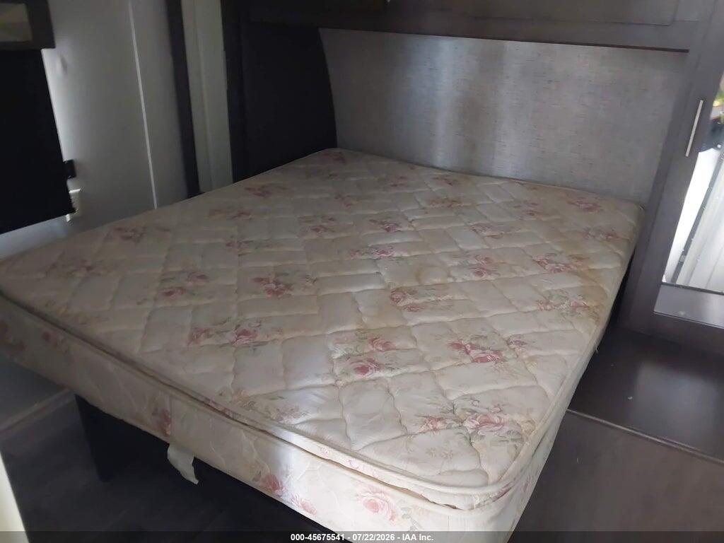 4X4TSMC20LA325591 2020 FOREST RIVER SALEM 27RKS photo no. 5
