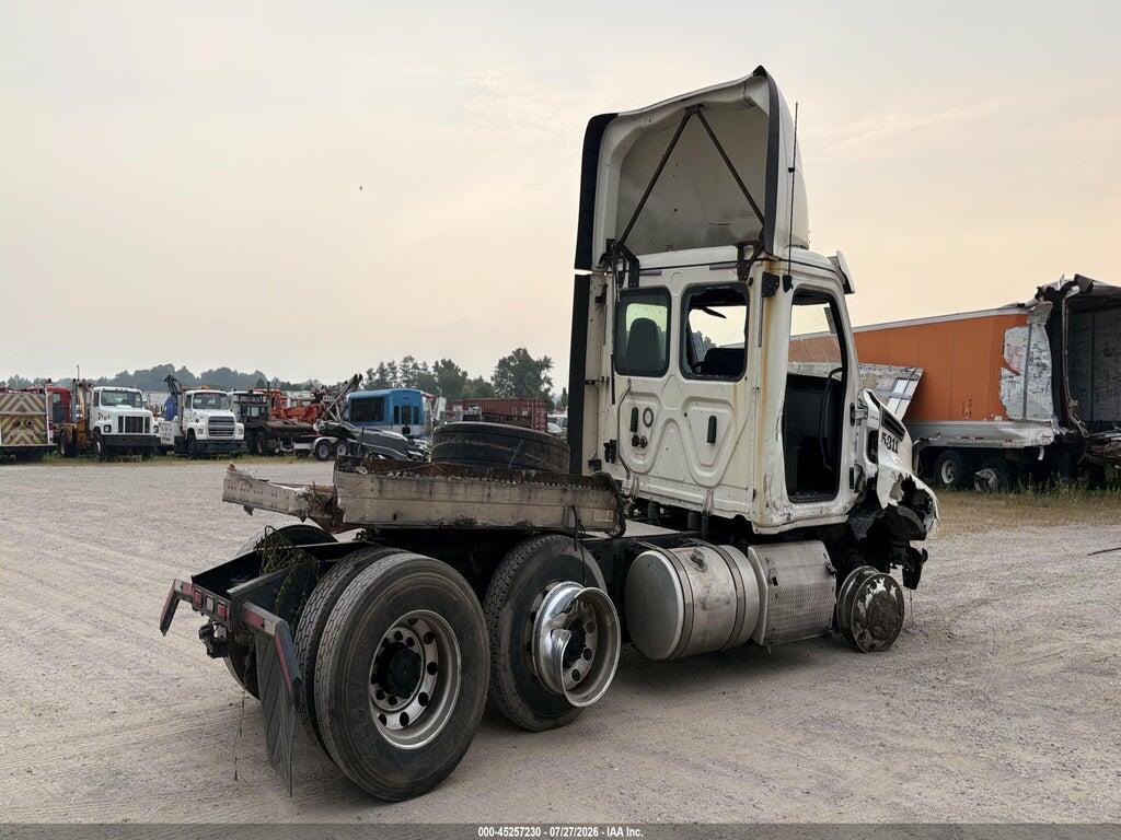 1FUJHLDR7LLLV1037 2020 FREIGHTLINER NEW CASCADIA 126 photo no. 4