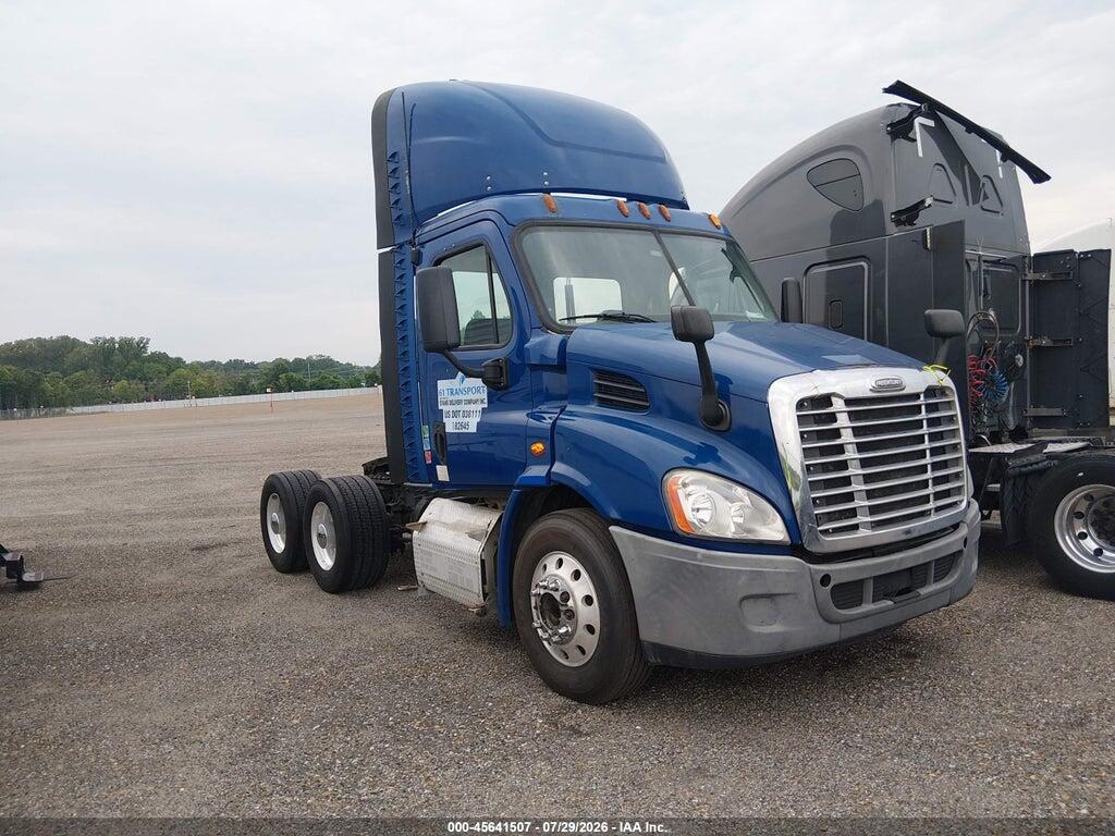 1FUJGBDV4FLFM6580 2015 FREIGHTLINER CASCADIA 113 photo no. 1
