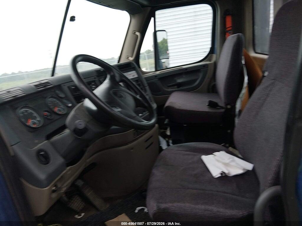 1FUJGBDV4FLFM6580 2015 FREIGHTLINER CASCADIA 113 photo no. 5