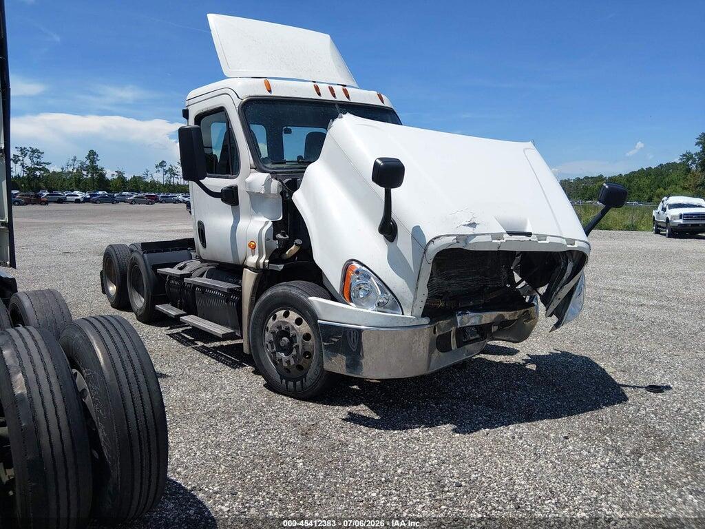 3AKJGEBG7FDGL0696 2015 FREIGHTLINER CASCADIA 125 photo no. 1