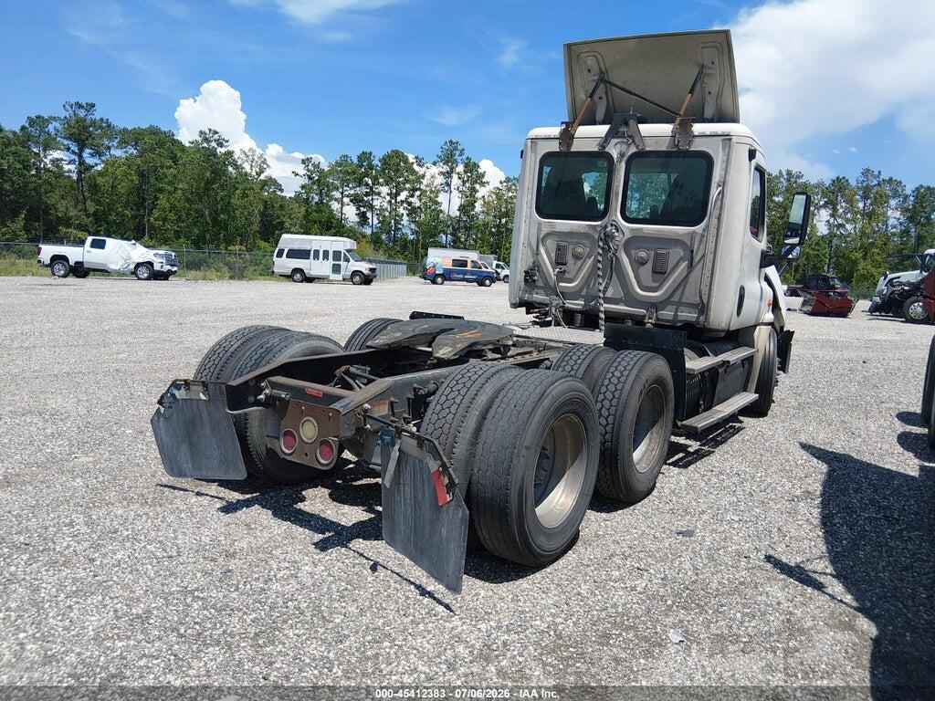 3AKJGEBG7FDGL0696 2015 FREIGHTLINER CASCADIA 125 photo no. 4