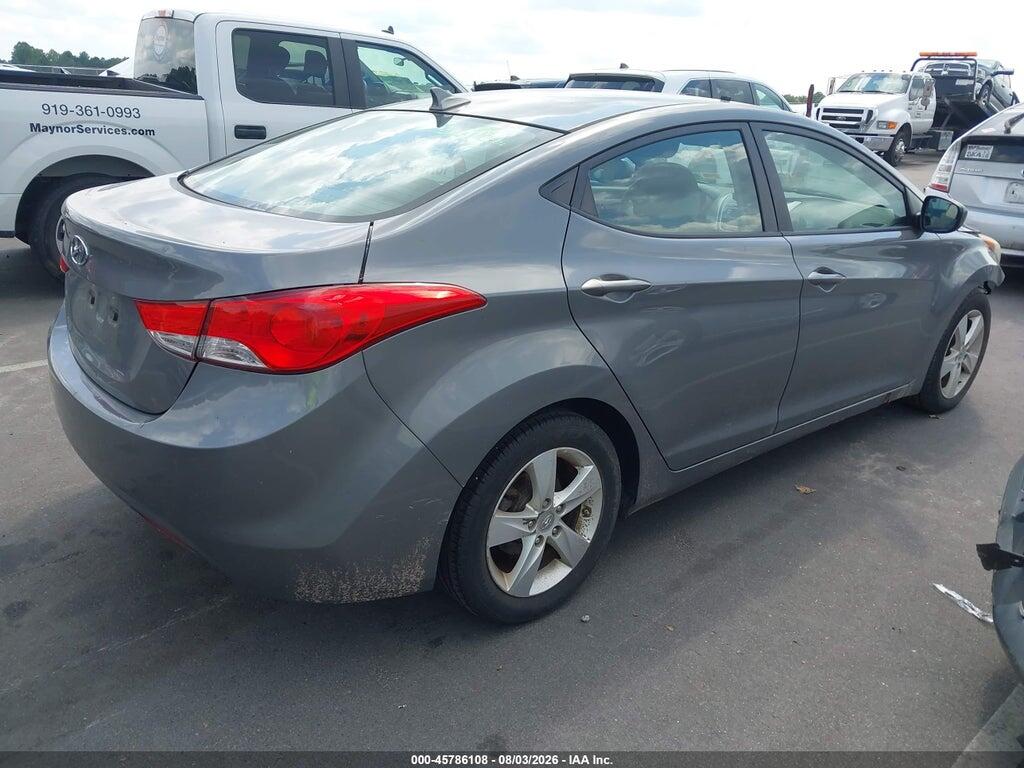 5NPDH4AE3DH330008 2013 HYUNDAI ELANTRA photo no. 4
