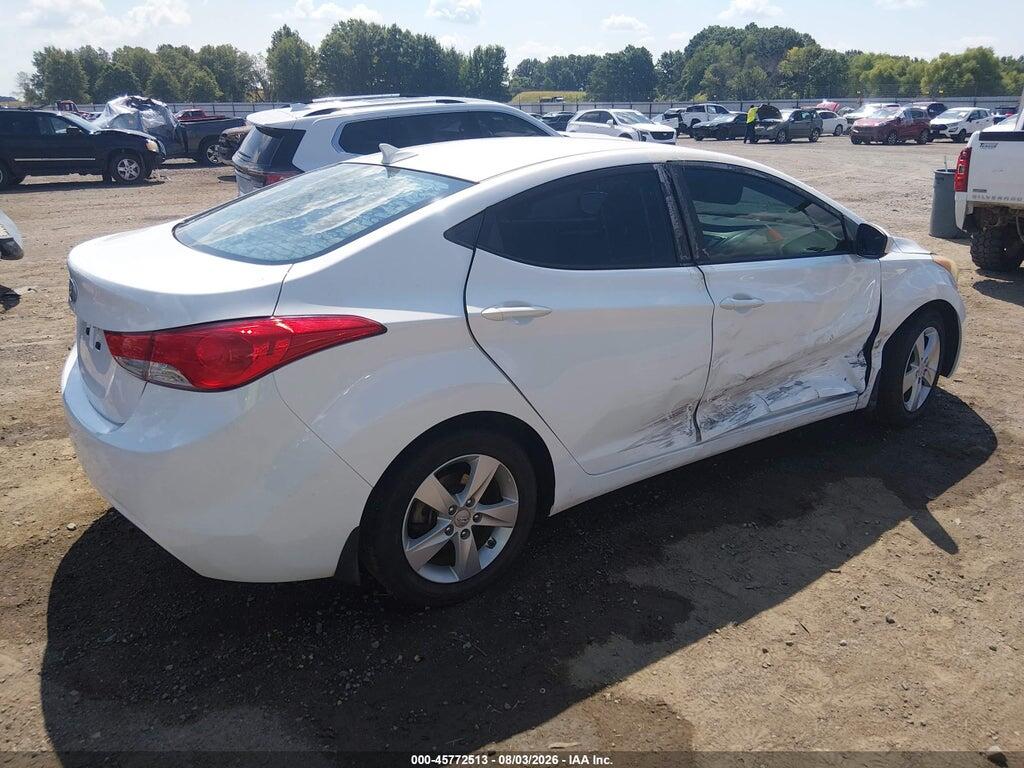 5NPDH4AE3DH400073 2013 HYUNDAI ELANTRA photo no. 4