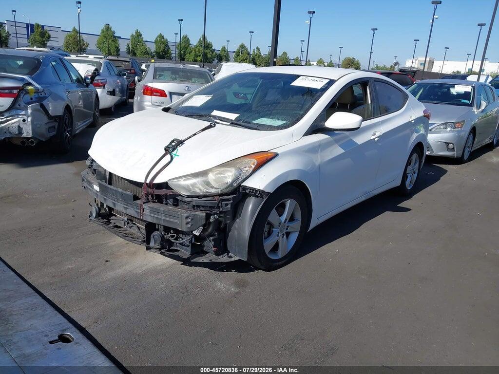 5NPDH4AE1DH330122 2013 HYUNDAI ELANTRA photo no. 2