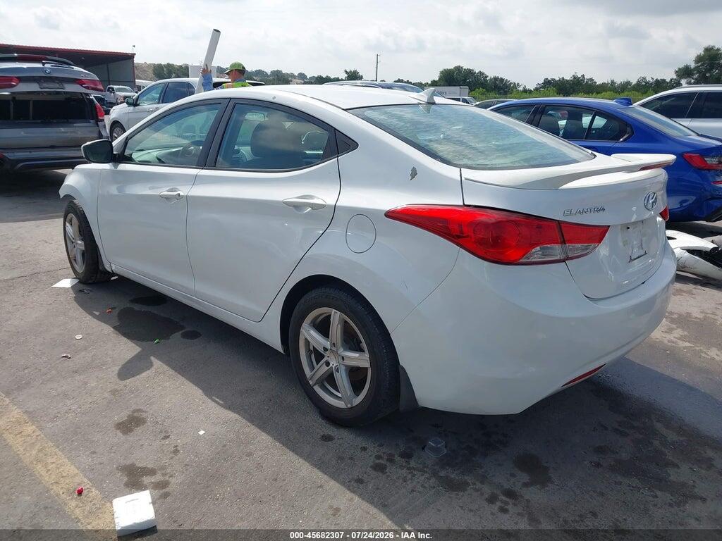 5NPDH4AEXDH282765 2013 HYUNDAI ELANTRA photo no. 3