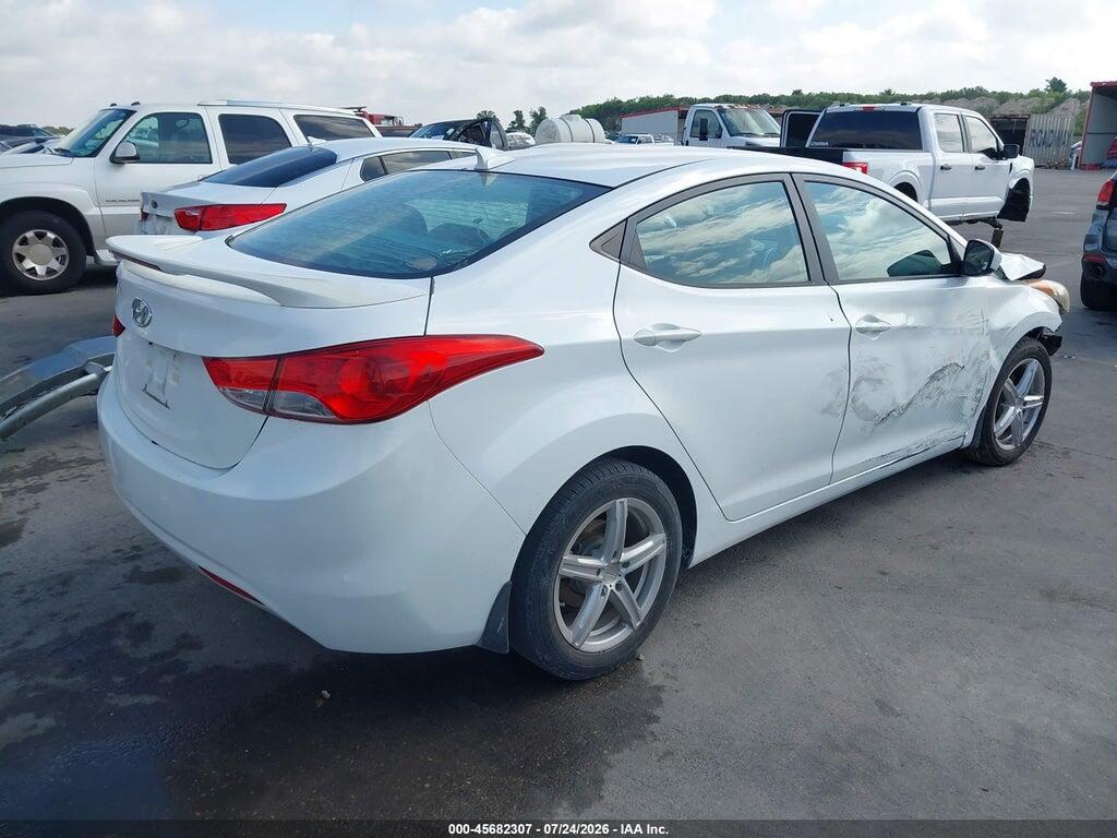 5NPDH4AEXDH282765 2013 HYUNDAI ELANTRA photo no. 4
