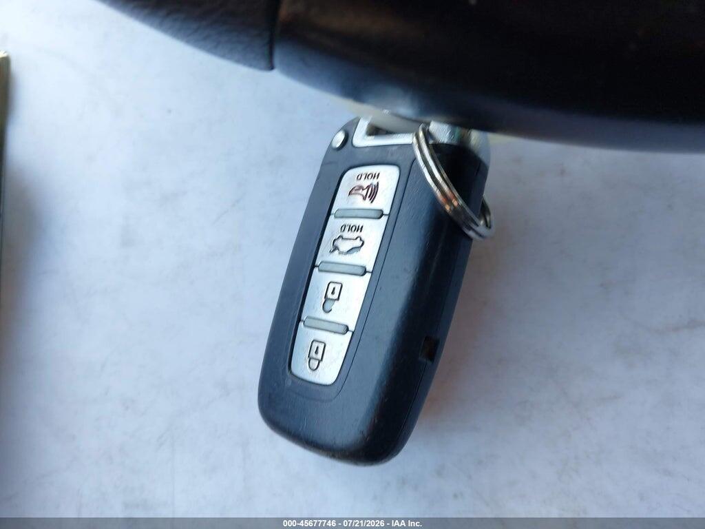 5NPEC4AC9DH668949 2013 HYUNDAI SONATA photo no. 11