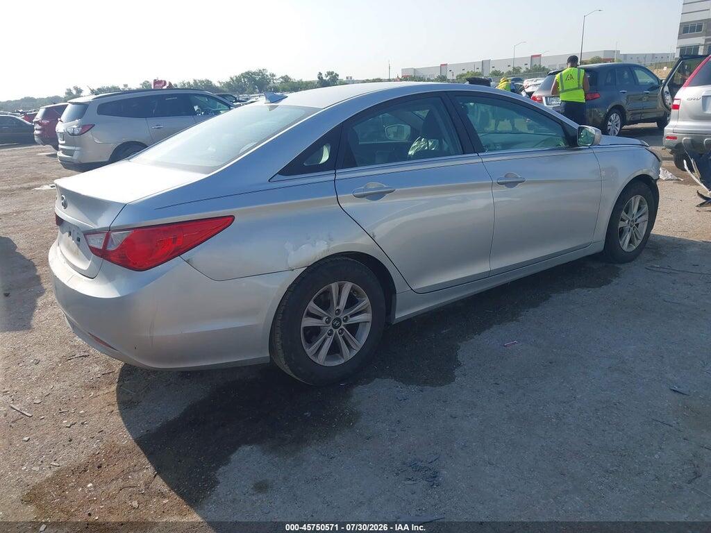 5NPEB4AC4DH631682 2013 HYUNDAI SONATA photo no. 4