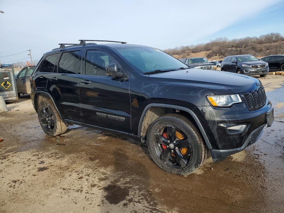 1C4RJFBG7HC699199 2017 JEEP GRAND CHEROKEE photo no. 4