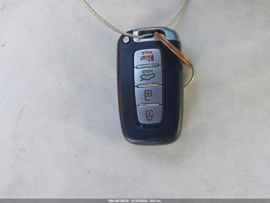5NPEC4ACXDH633868 2013 HYUNDAI SONATA photo no. 11