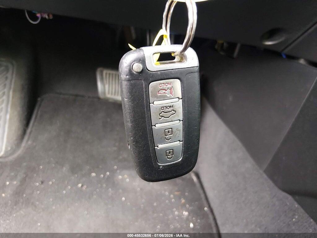5NPEC4AC2DH512560 2013 HYUNDAI SONATA photo no. 11