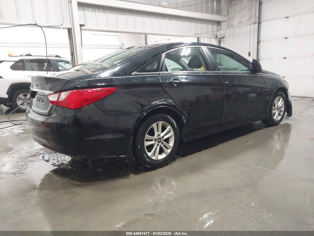 5NPEB4AC9DH631113 2013 HYUNDAI SONATA photo no. 4