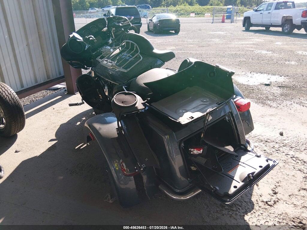 1HD1MAL12FB852137 2015 HARLEY-DAVIDSON FLHTCUTG photo no. 3