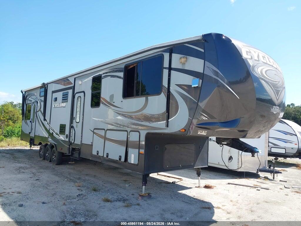 2015 HEARTLAND CYCLONE 5SFCG4337FE290915