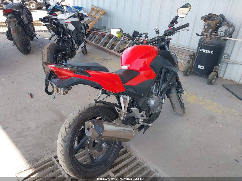 MLHNC5214F5101728 2015 HONDA CB300 photo no. 4