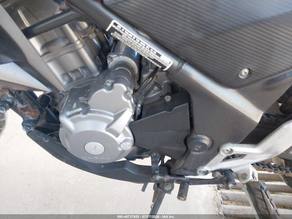MLHNC5214F5101728 2015 HONDA CB300 photo no. 9