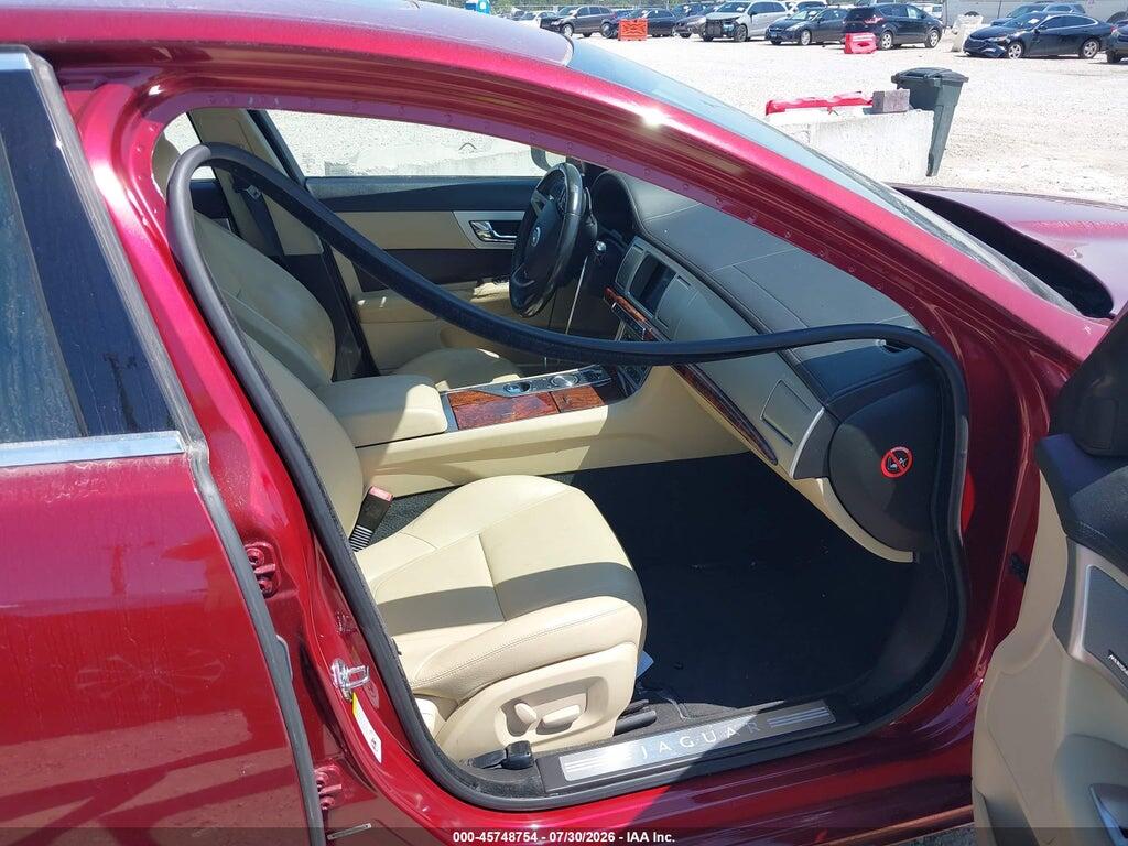 SAJWJ0EF4D8S83838 2013 JAGUAR XF photo no. 5