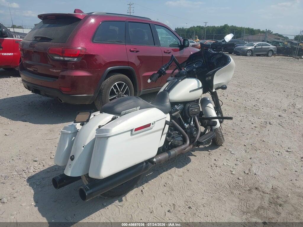 1HD1KTC16JB686442 2018 HARLEY-DAVIDSON FLTRXS photo no. 4