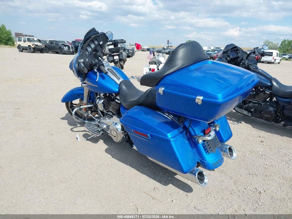 1HD1KBC12JB641136 2018 HARLEY-DAVIDSON FLHX photo no. 4