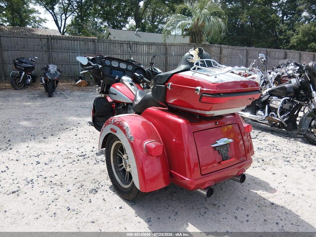 1HD1MAF16KB856360 2019 HARLEY-DAVIDSON FLHTCUTG photo no. 3
