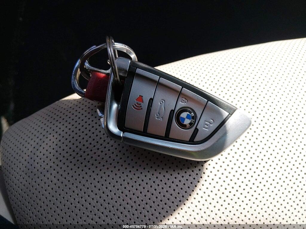 WBA7F2C55GGE12268 2016 BMW 750I photo no. 11