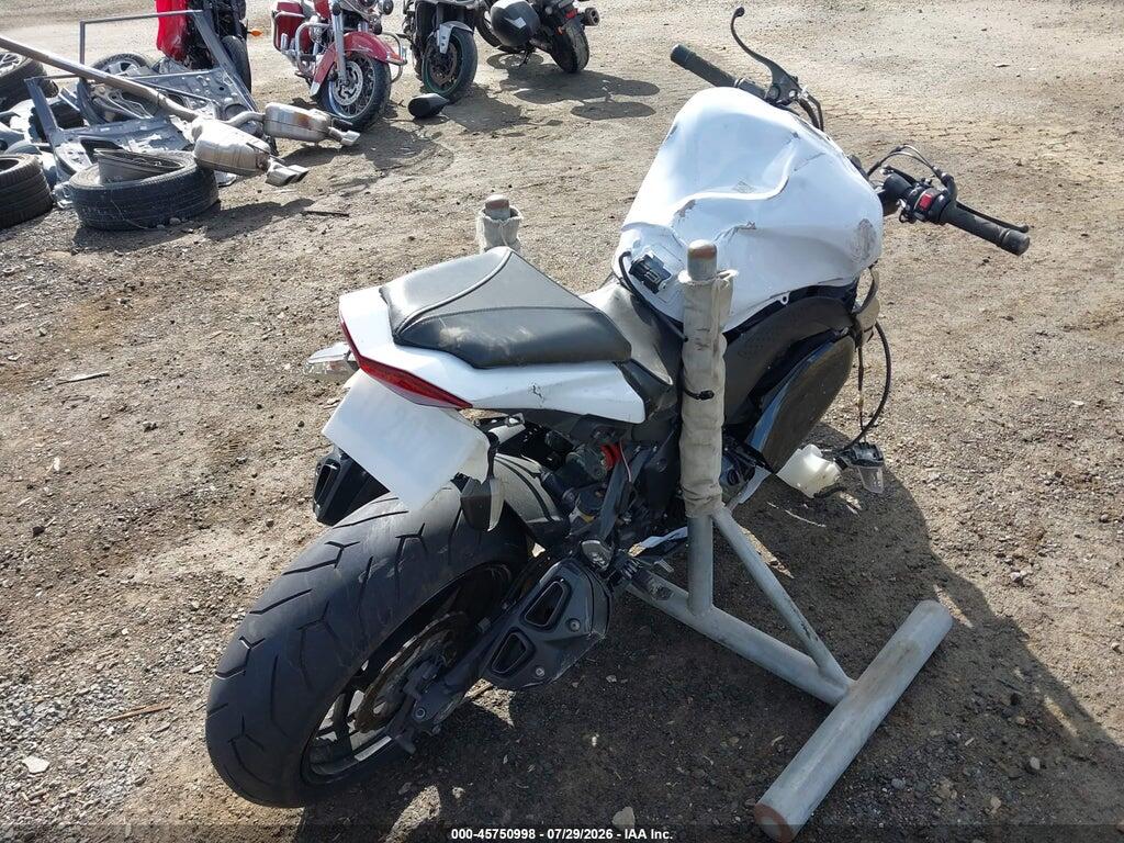 JKAZXCH14DA006704 2013 KAWASAKI ZX1000 photo no. 4