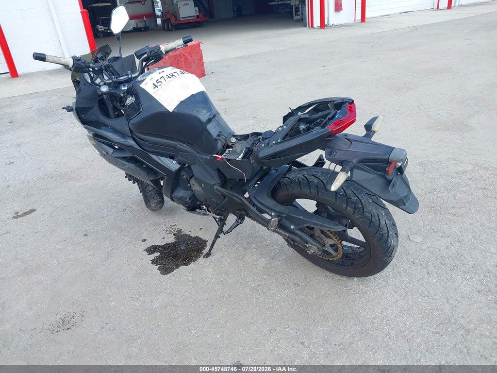 JKAEXEE16DDA12617 2013 KAWASAKI EX650 photo no. 3